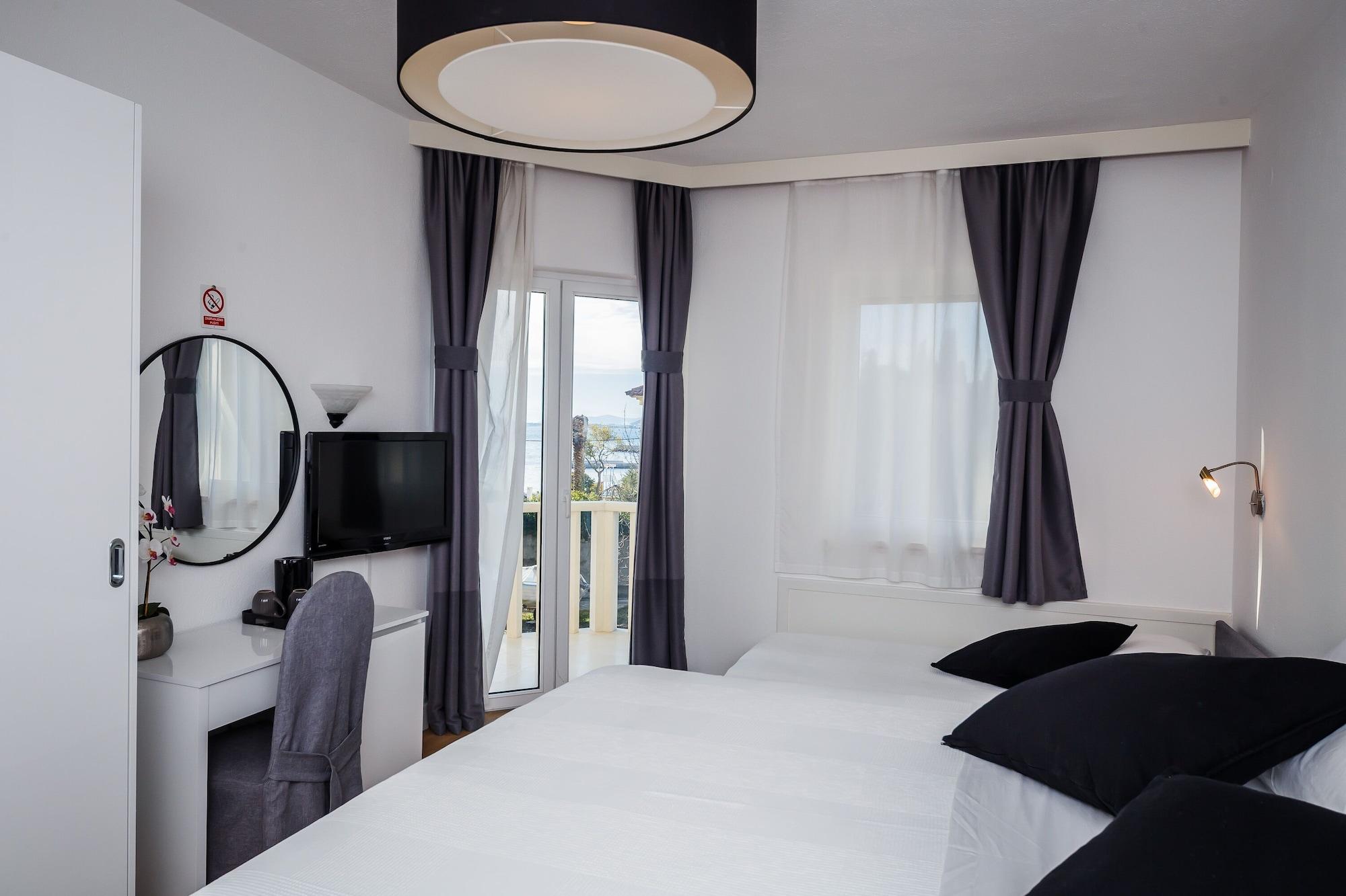 Hotel Villa Zarko Kaštel Stari Exterior foto